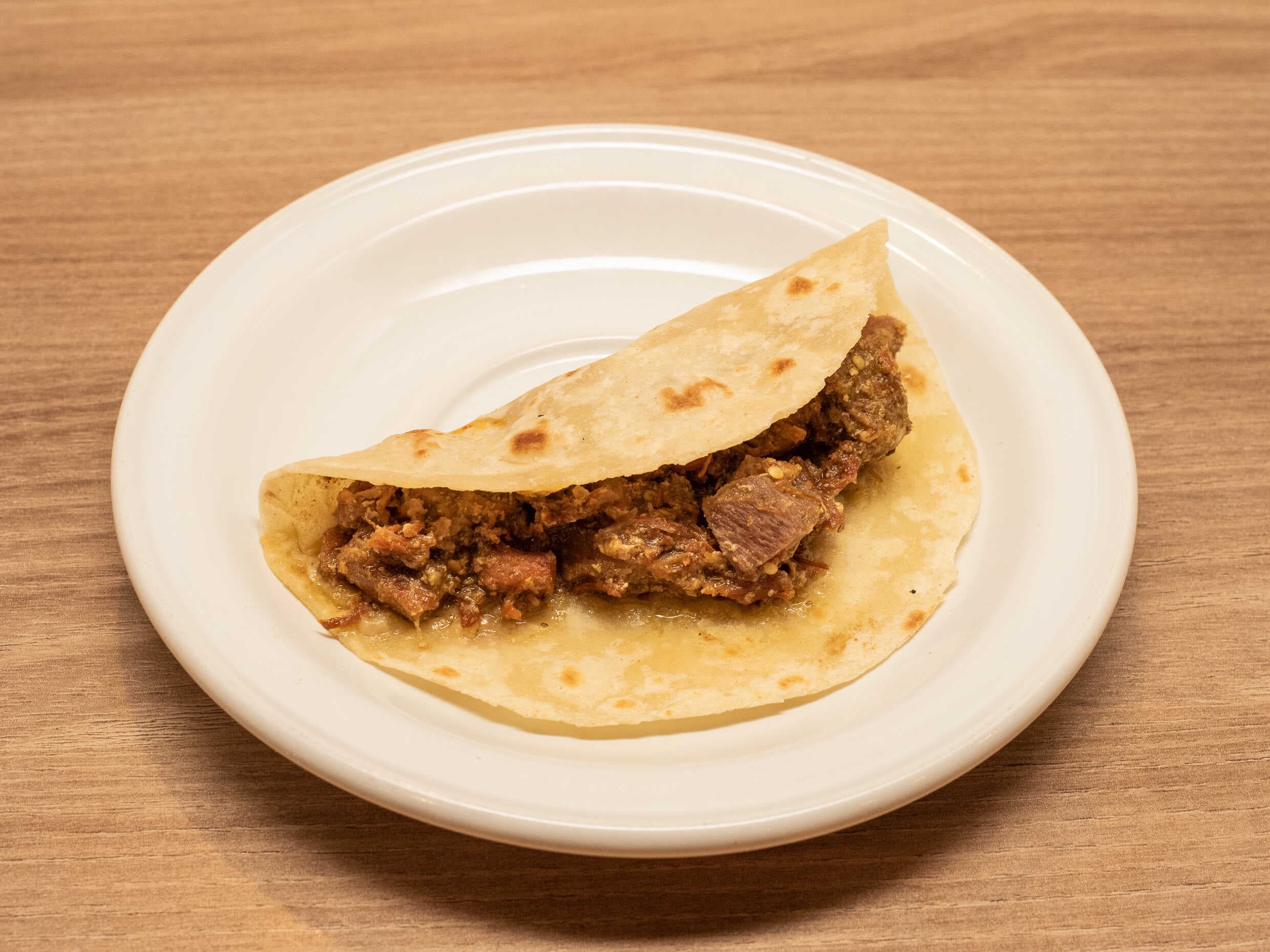 Taco de Carne en Salsa Verde.