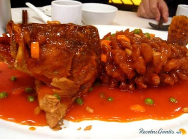 Filete en Trocitos Empanizados en Salsa Agridulce