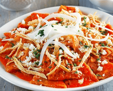 Chilaquiles Rojos con Pollo y PEPSI 400