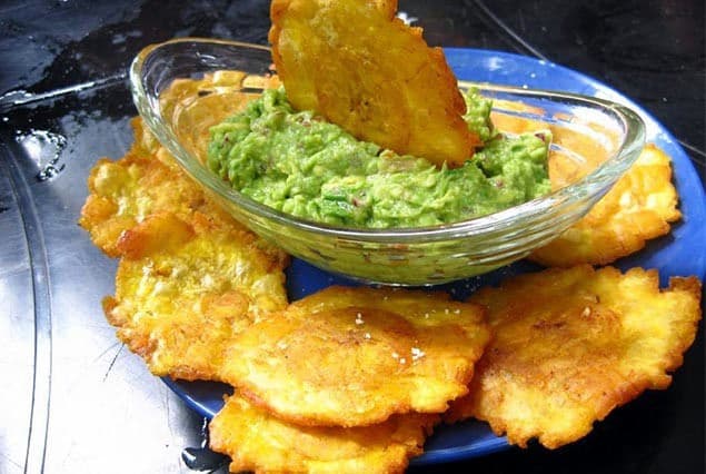 Patacones con guacamole