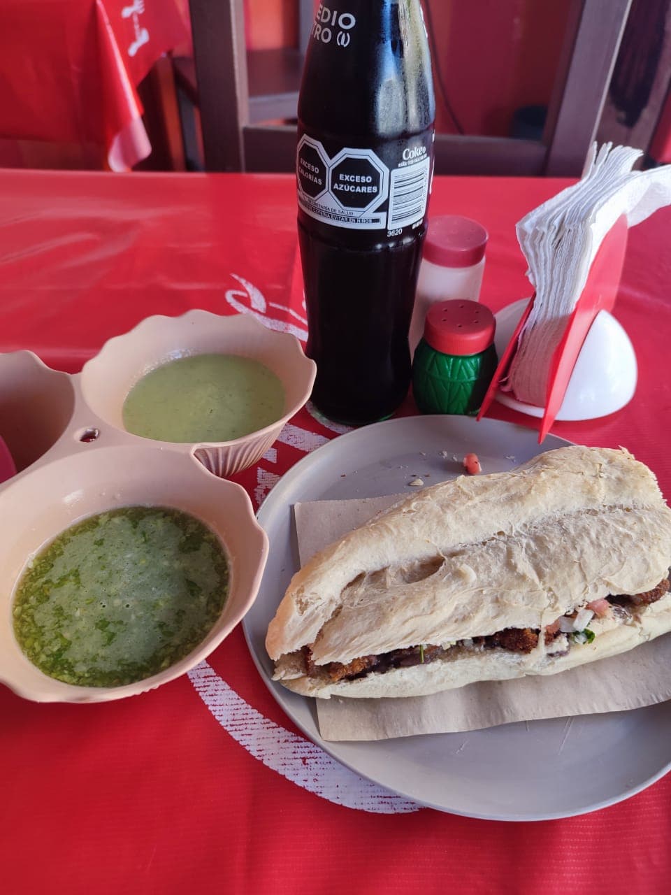 Torta de cochinita+2 tacos de cochinita+agua