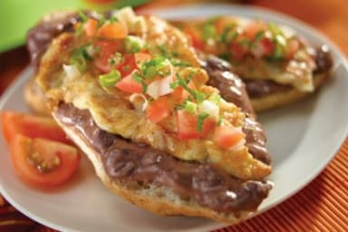 Combo Molletes Naturales + Jugo de Naranja