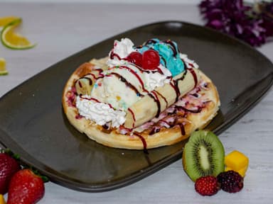 Waffle Bana Split