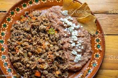 MACHACA CON VERDURA Y FRIJOL