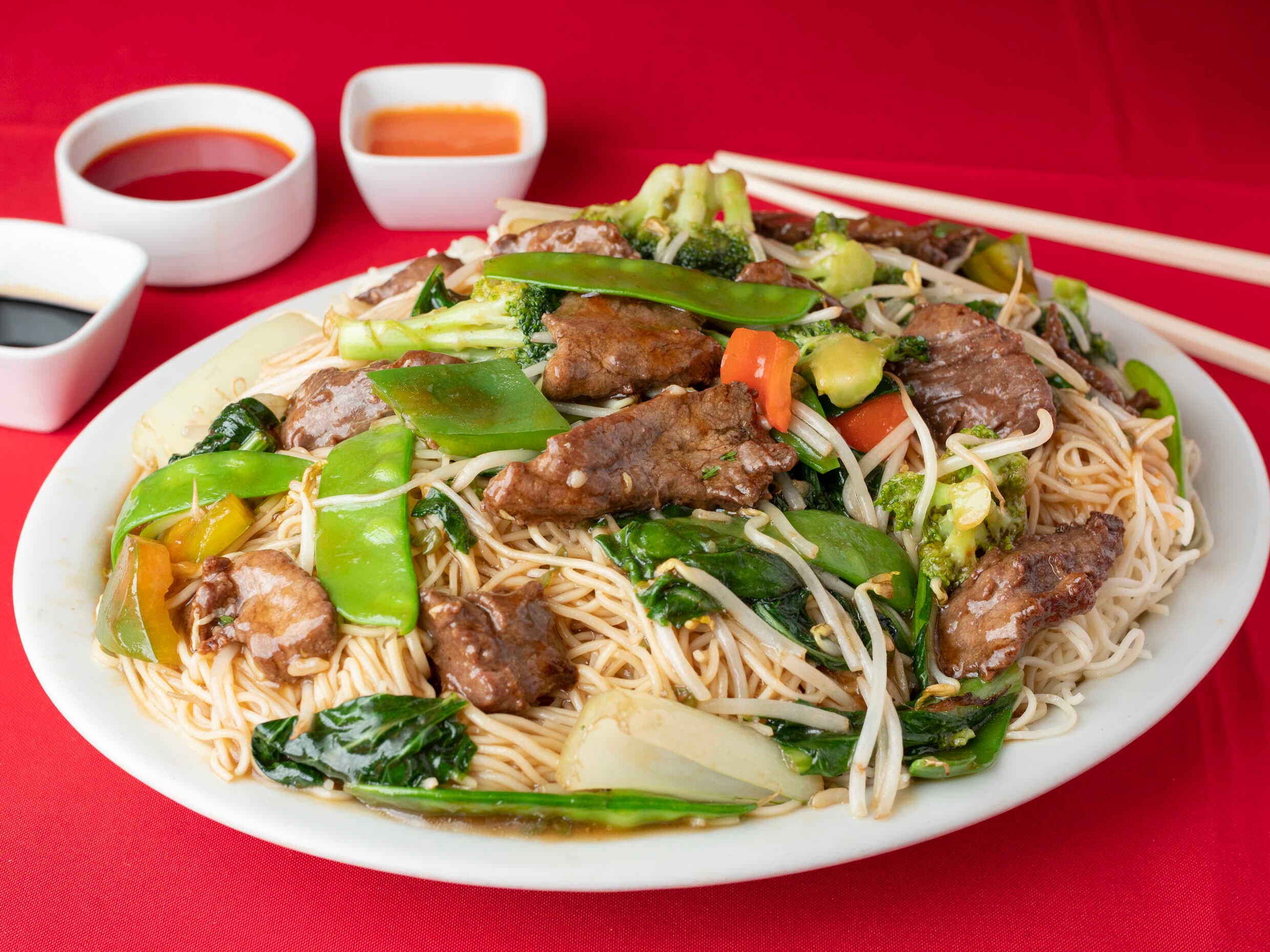 Tallarín Saltado de Carne de Res