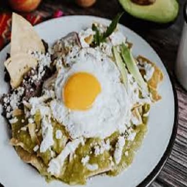 Chilaquiles Verdes con Huevo