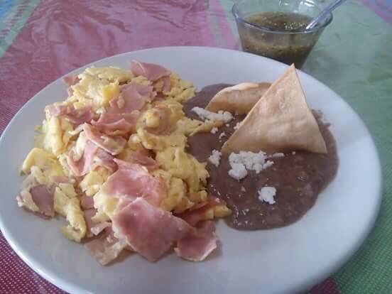 HUEVOS CON JAMÓN