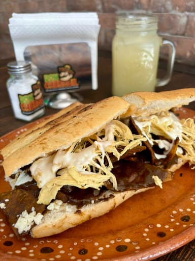 Torta de Chilaquil con Pollo