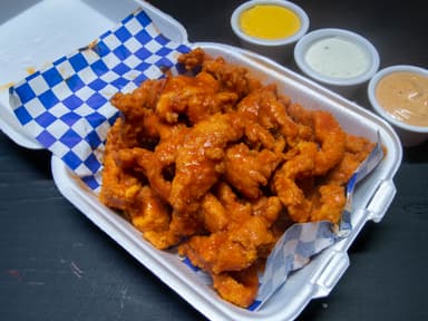 BONELESS CHICOS