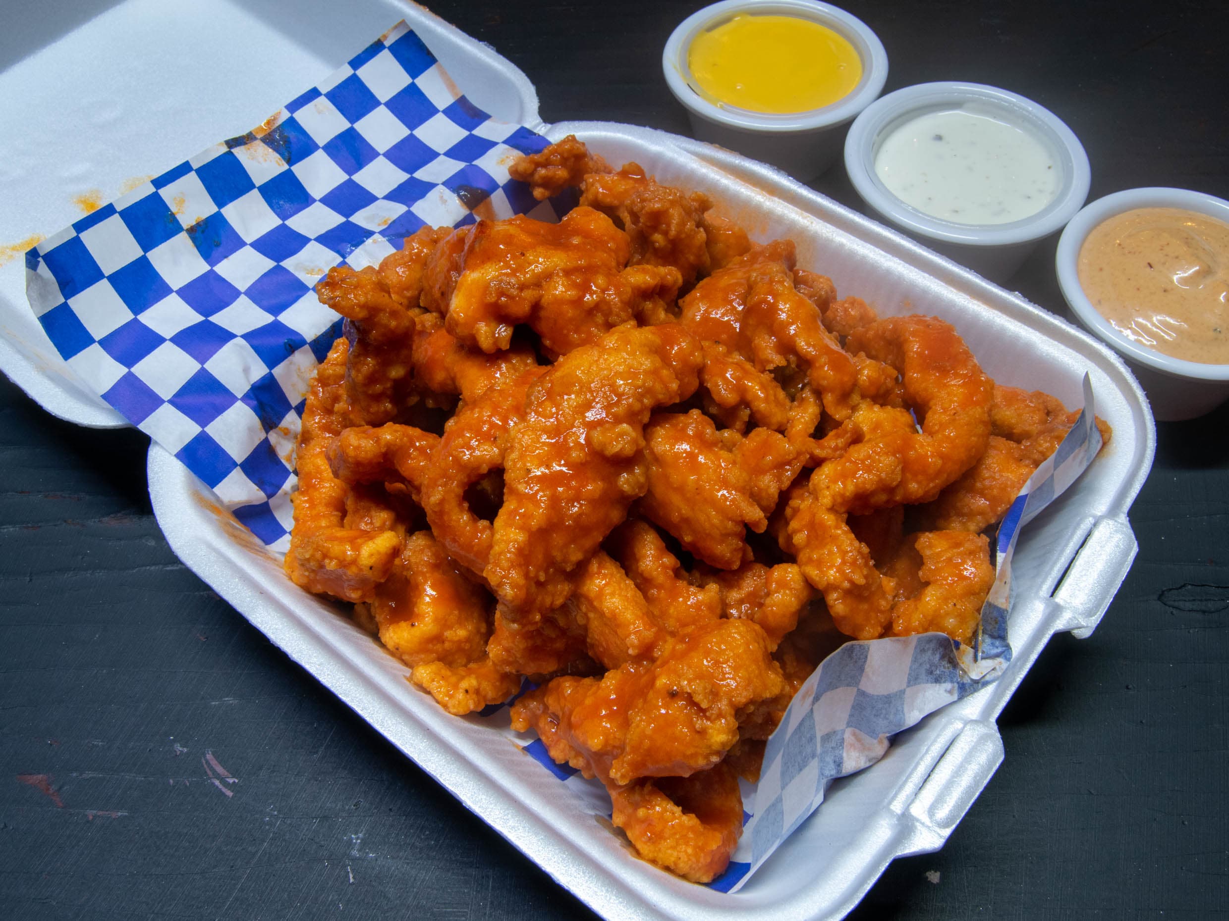 BONELESS CHICOS