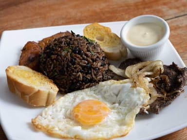 Gallo Pinto 4 Reinas