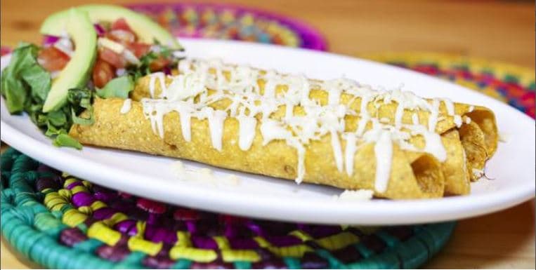 Flautas de Carne Mechada