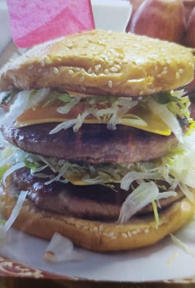 Combo Hamburguesa + Jugo Tropical