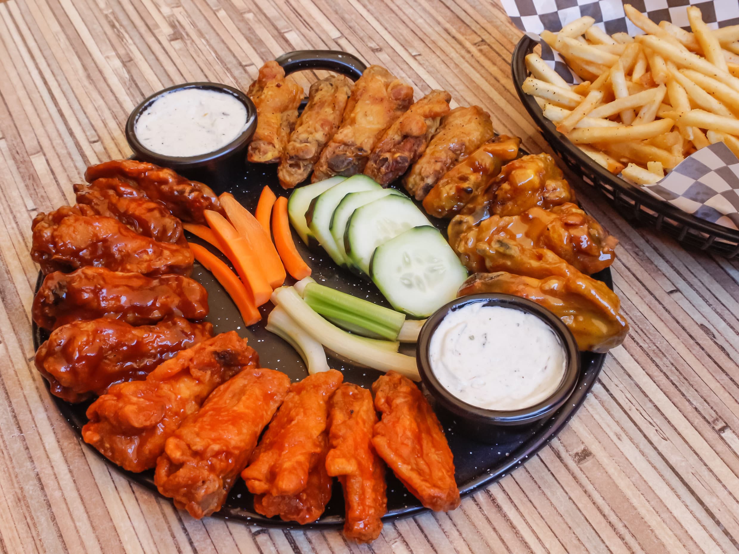 Orden de 20 Alitas con Papas