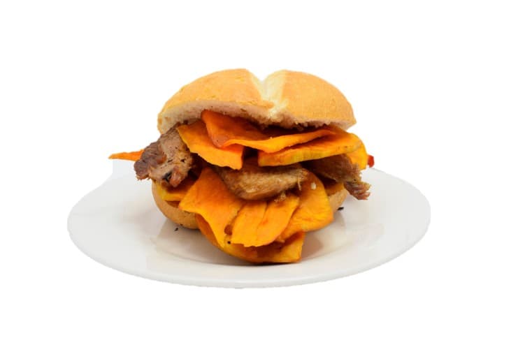 Sandwich de Chicharrón + Café