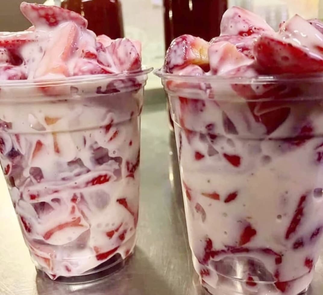 LITRO DE FRESAS CON CREMA (950gr)