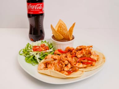 Combo 7 (Fajitas + ensalda + frijoles +refresco)