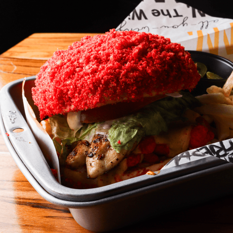 burger flamin' hot pollo