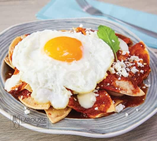 Combo - Chilaquiles Rojos Huevo + Agua del dia