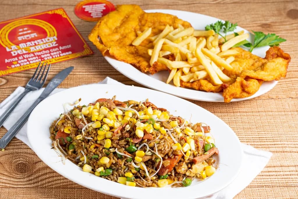 Combo-Arroz Ranchero con Chuleta y Papas