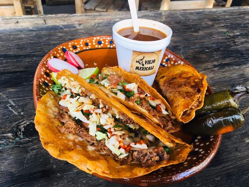 2 Tacos de Birria + 1 Quesabirria + Soda.