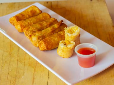 Combo de Rollos Primavera Plátano/ Queso(6)