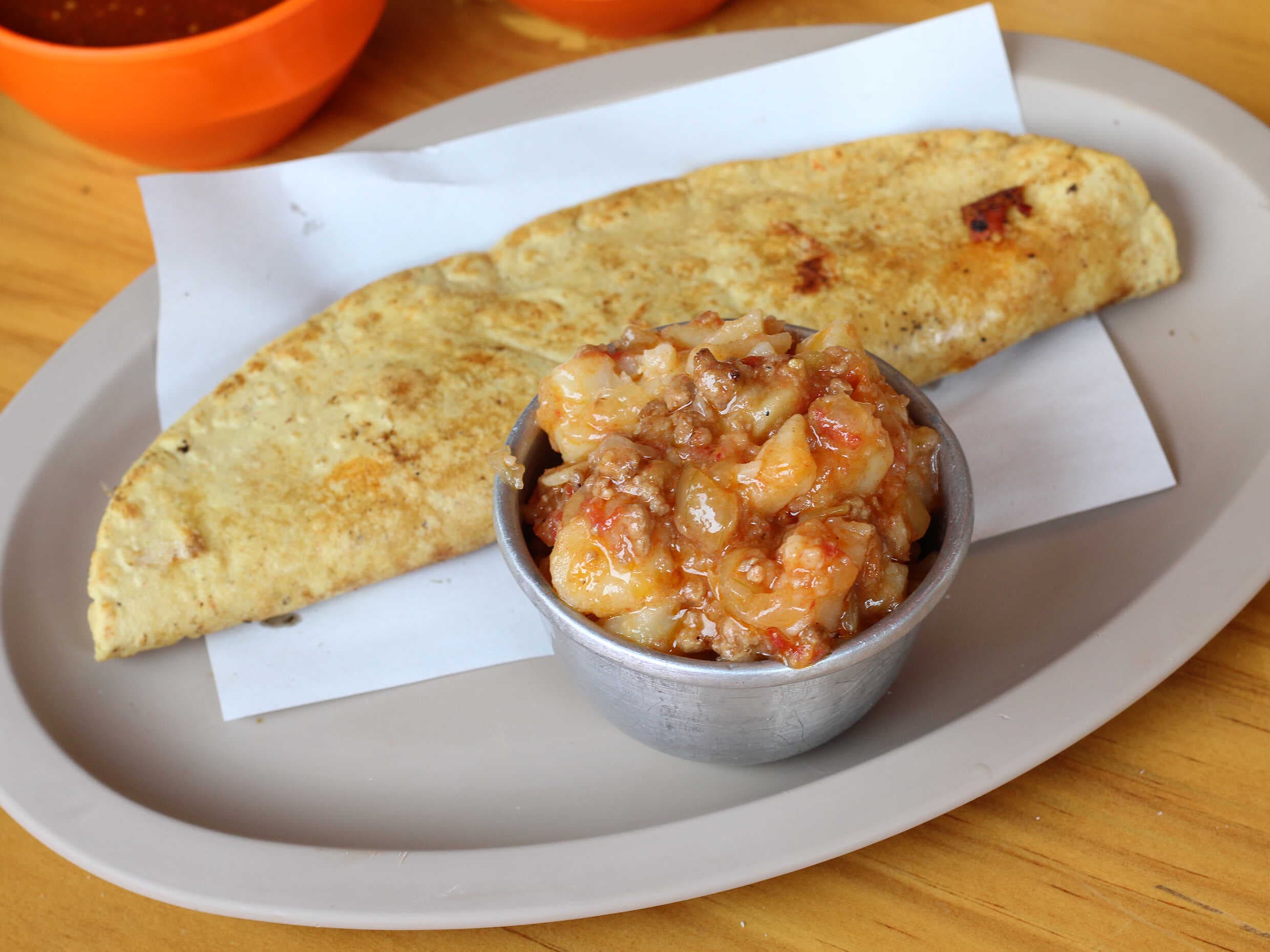 Queka de Papas con Longaniza