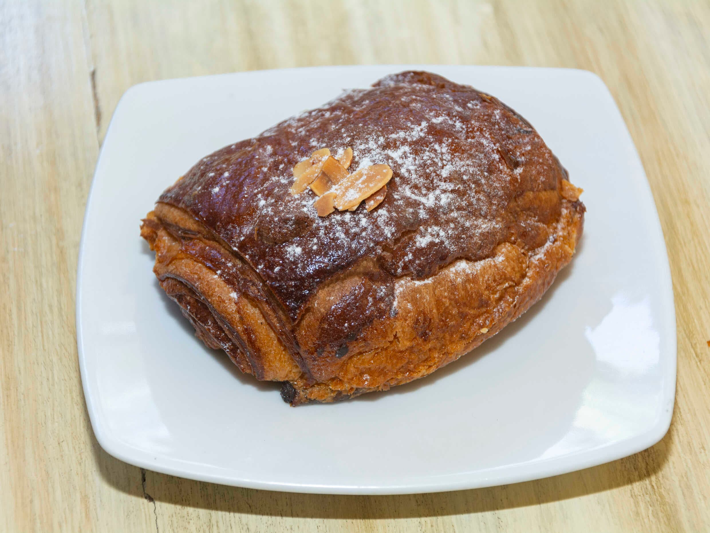 Pan chocolate Relleno de Crema de Almendras