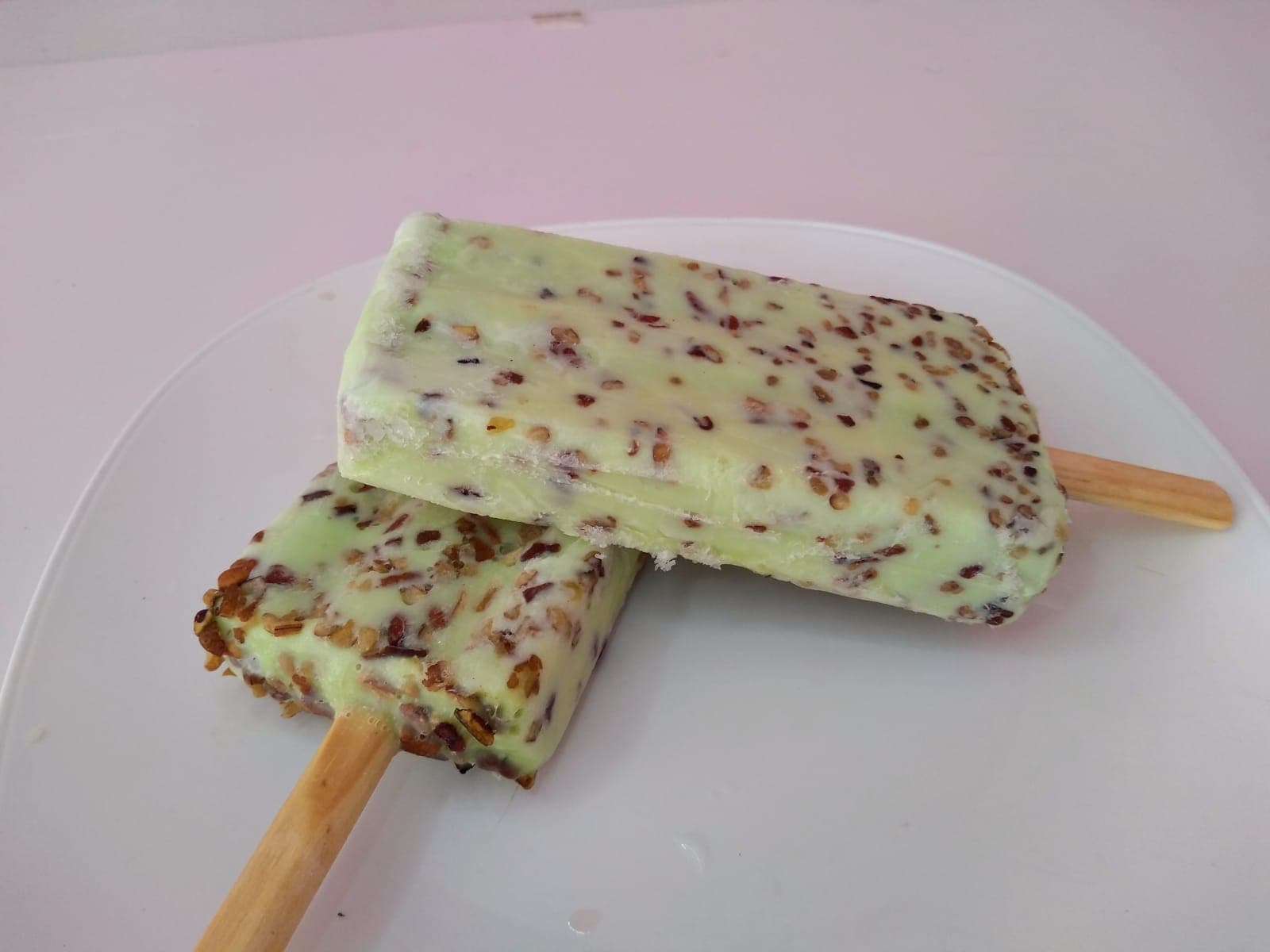 Paleta de Pistache con Nuez