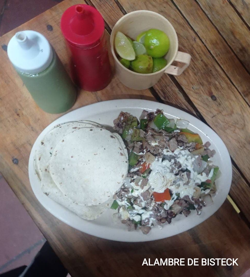Alambre de Bisteck con Queso