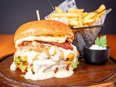 Combo Hamburguesa Krusty sabrosita + papas +bebida