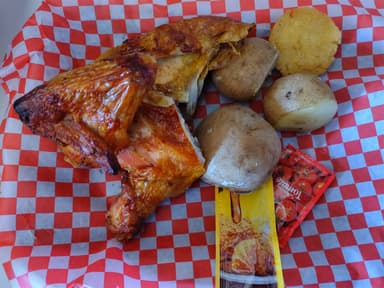 Un Cuarto de Pollo Asado + Bebida