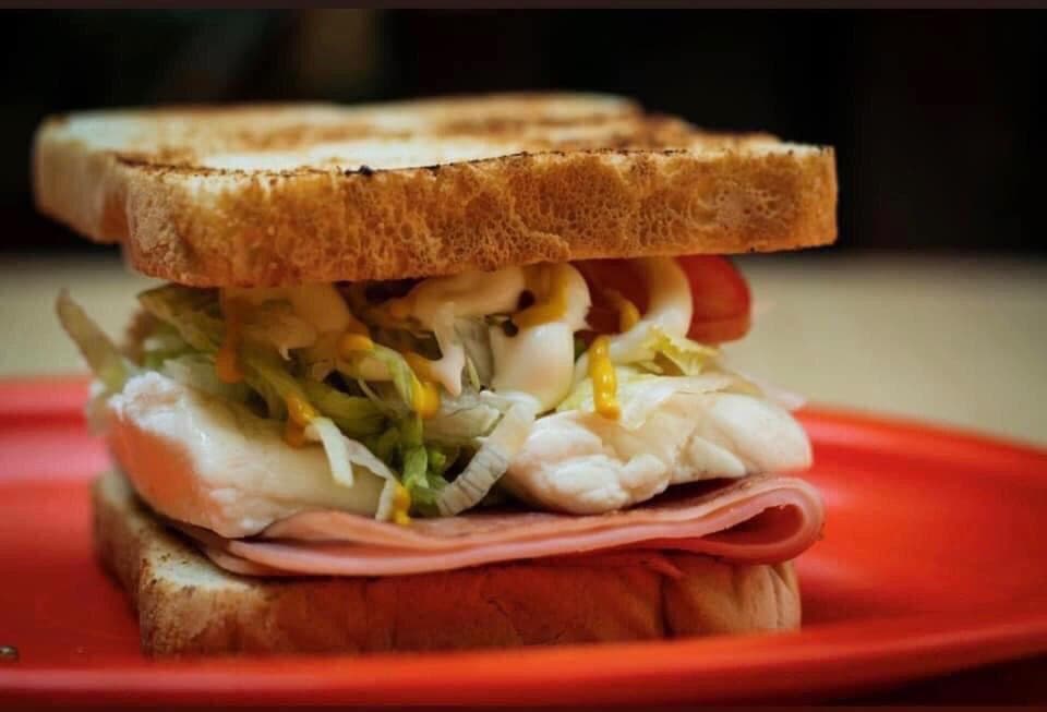 Sándwich de Jamón con Queso asadero