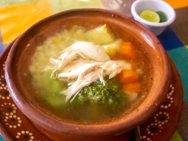 Consomé de Pollo