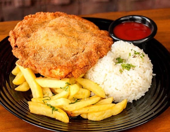 Milanesa de Pollo con Papas Fritas