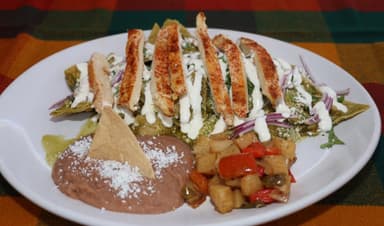 Chilaquiles con Pollo
