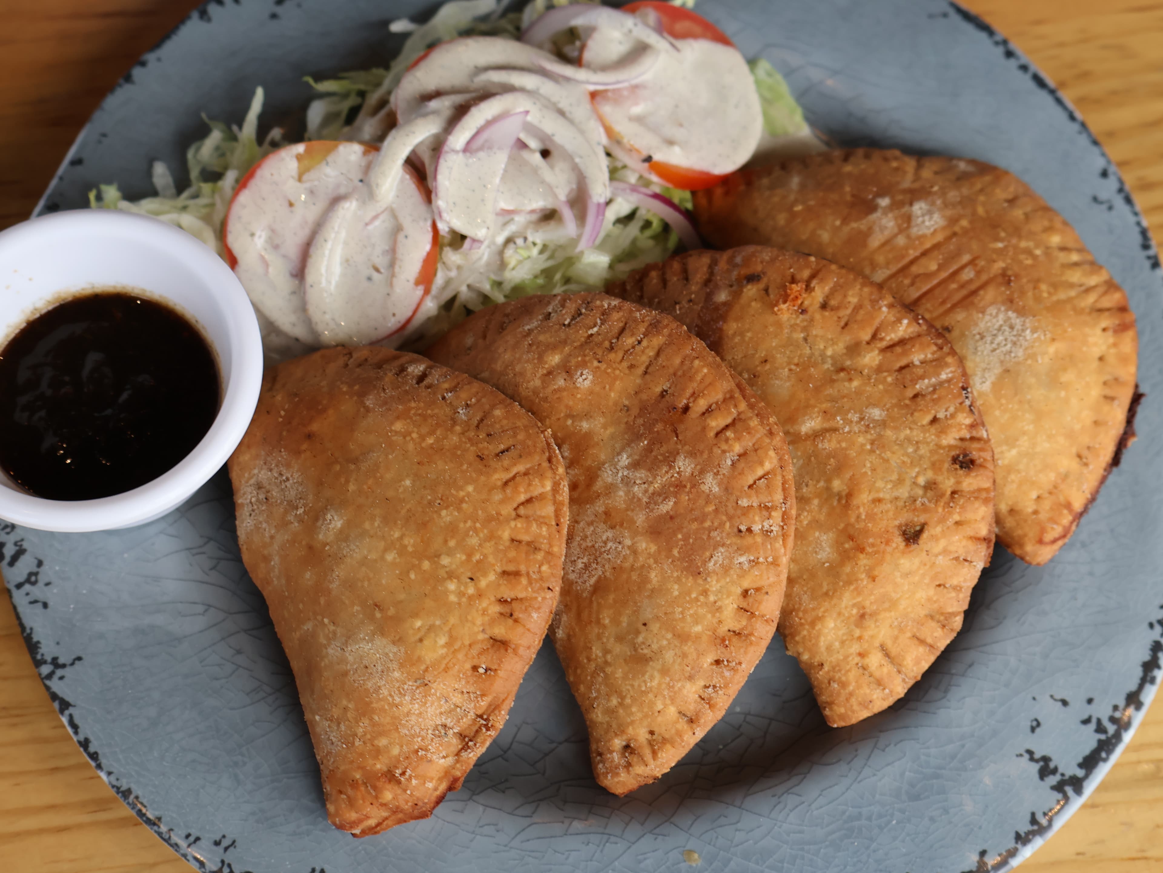 Empanaditas Rellenas de Camarones y Queso