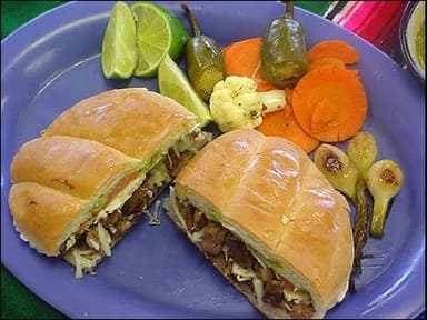 Torta Toluqueña