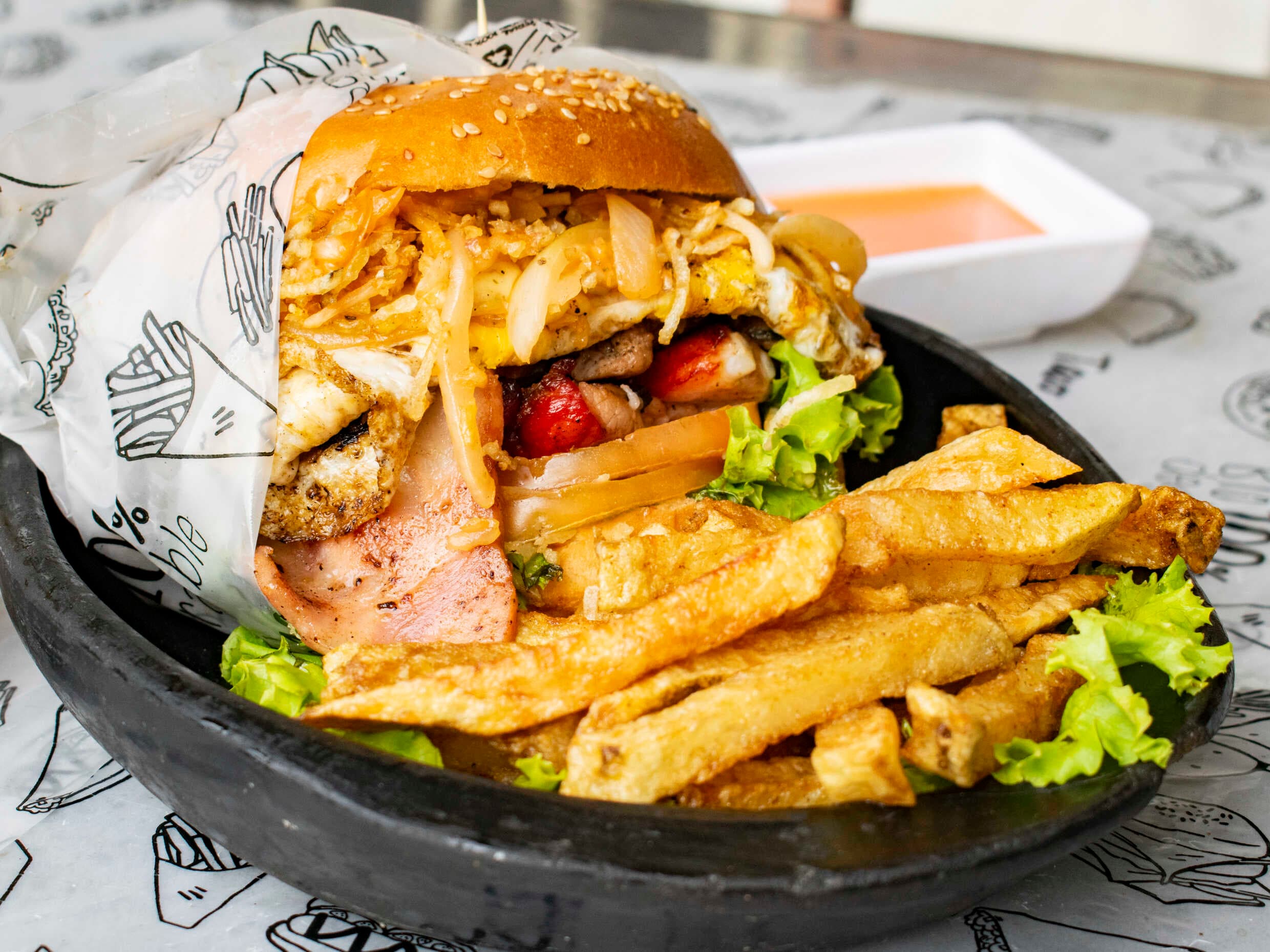 Combo: Hamburguesa de Carne Llanera + Gaseosa Mini