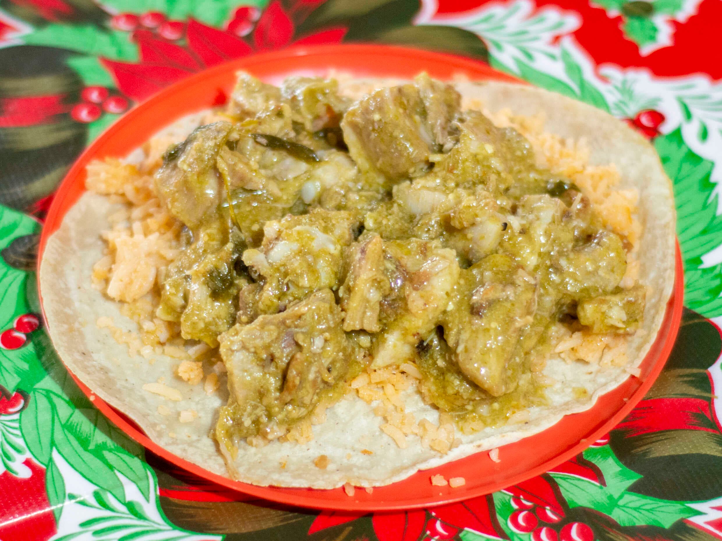 TACO COMPLETO DE COSTILLA EN SALSA VERDE