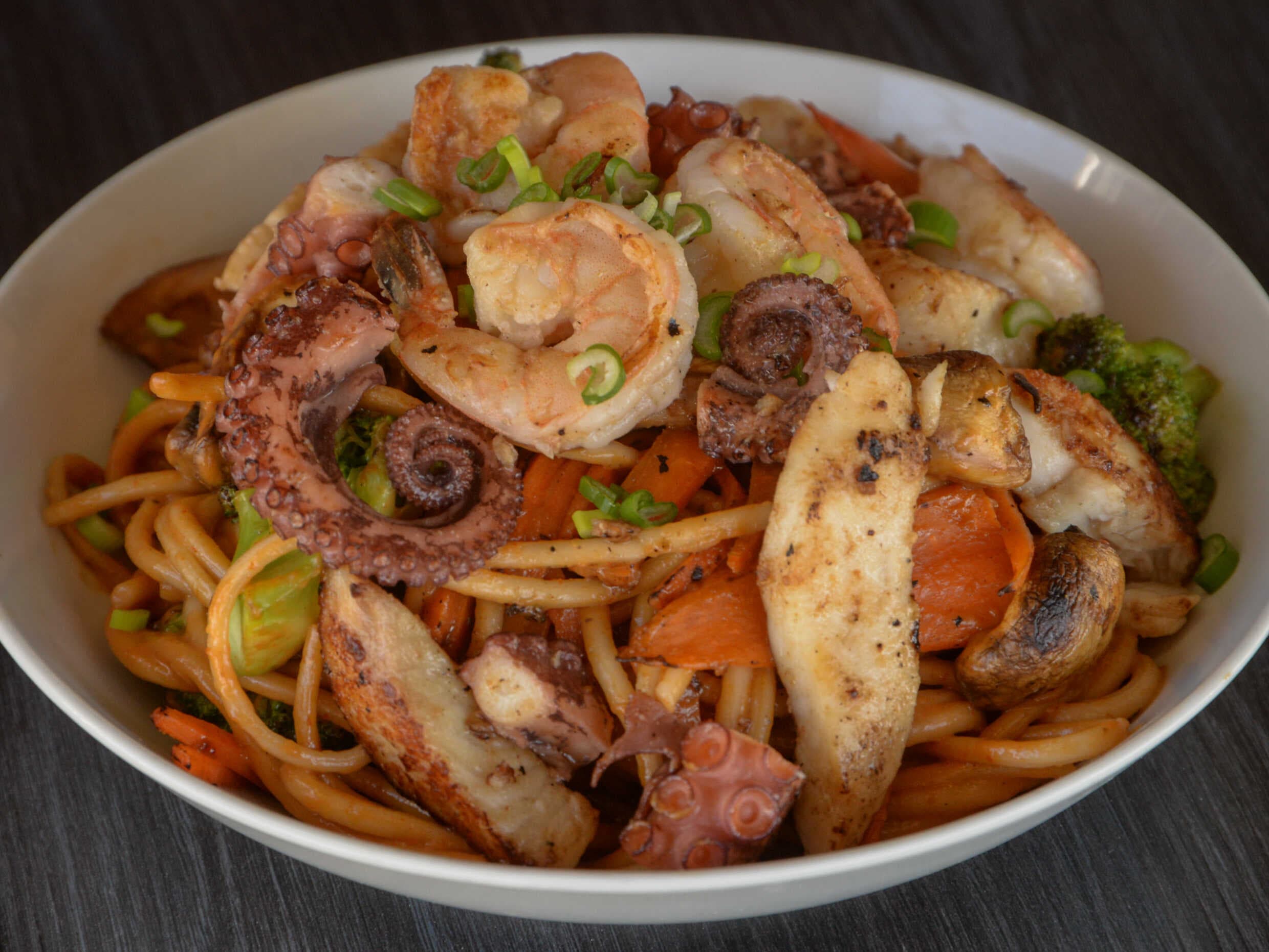 Pasta con Mariscos Agridulce
