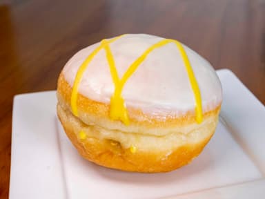 Dona Rellena con Maracuyá