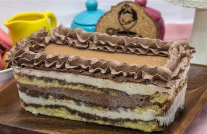 Tiramisú entero