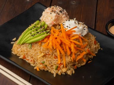 Yakimeshi + Bebida