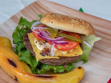Hamburguesa Sencilla + Agua de Sabor del Día