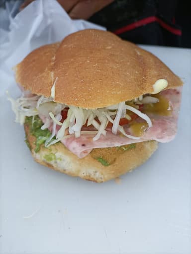 Queso de Puerco con Aguacate