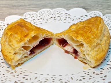 Empanada de zarzamora con queso philadelfia
