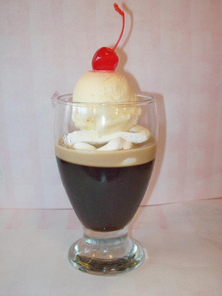 Cafetina con helado.