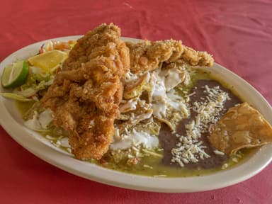 Chilaquiles con Milanesa de Res