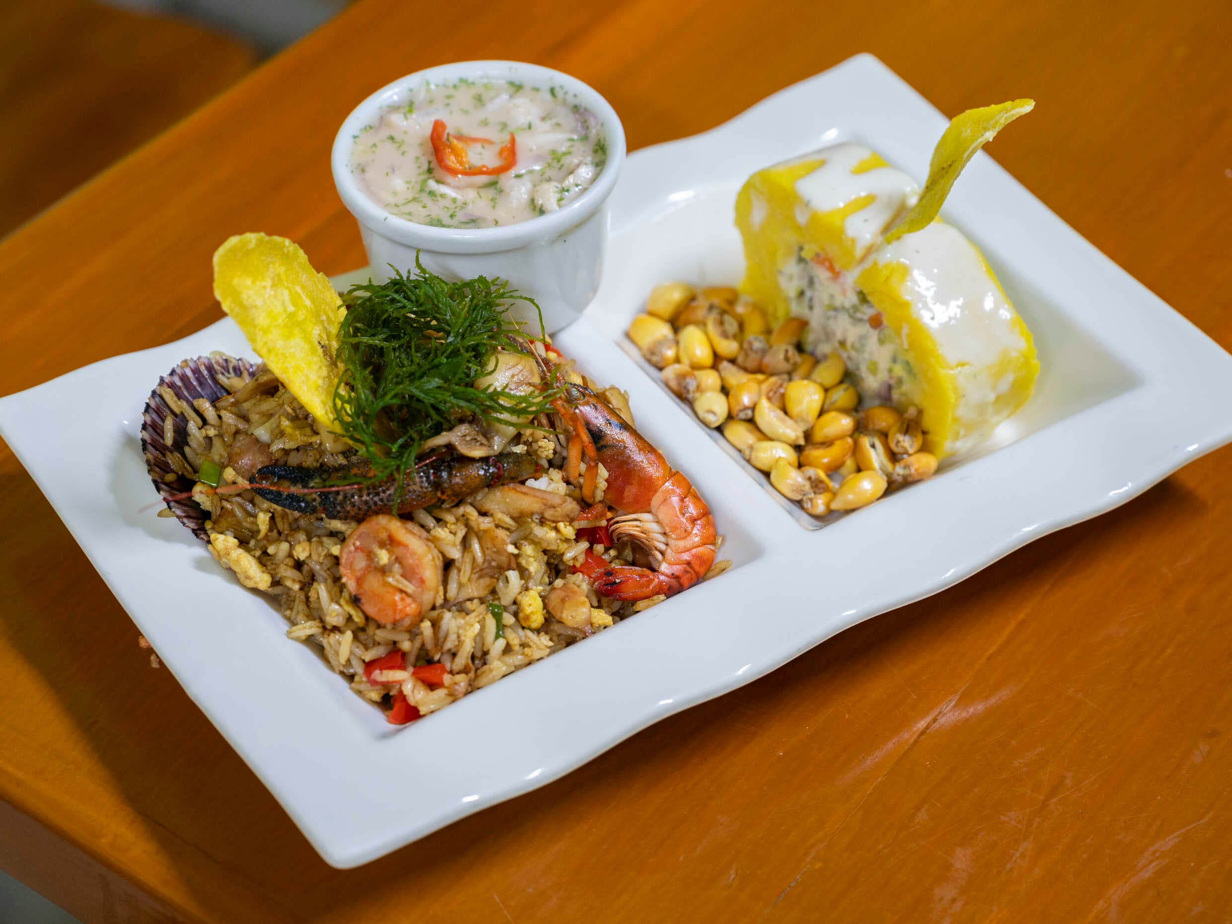 Chaufa de Mariscos y Causa de Pollo